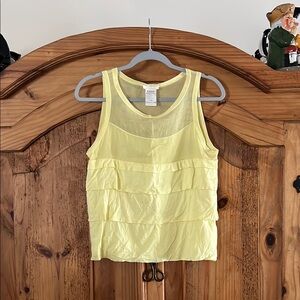 Chloé Yellow Tiered Tank Top with Rounded Neckline and Sleeveless Design Size: S